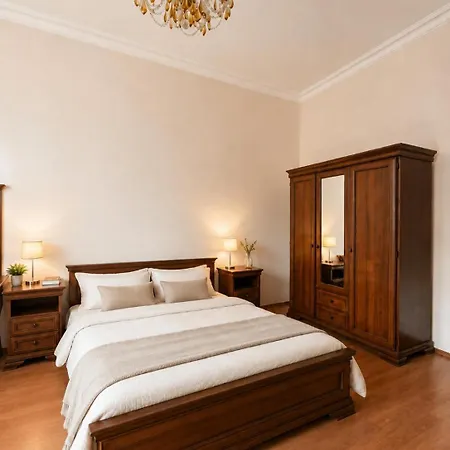 Central Karlovy Vary Apartment *
