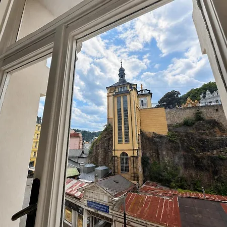 Central Karlovy Vary Apartment *